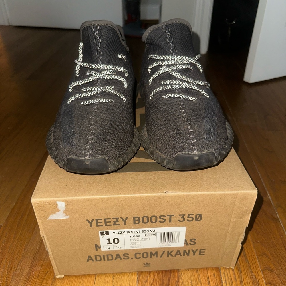 Yeezy Boost 350 V2